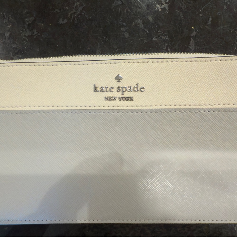 🎄Kate Spade Cream and Gray Wristlet new without tags! Beautiful - Picture 6 of 7
